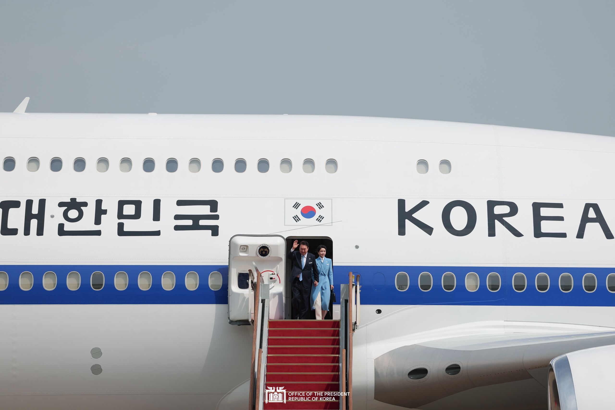 Arriving at Seoul Air Base Slide2