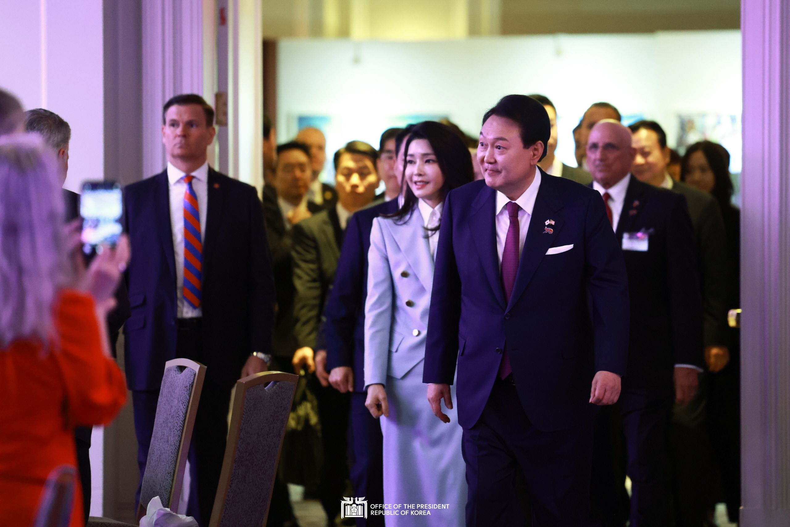 The President and First Lady attending the Luncheon Commemorating the 70th anniversary of the ROK-U.S. Alliance slide 1