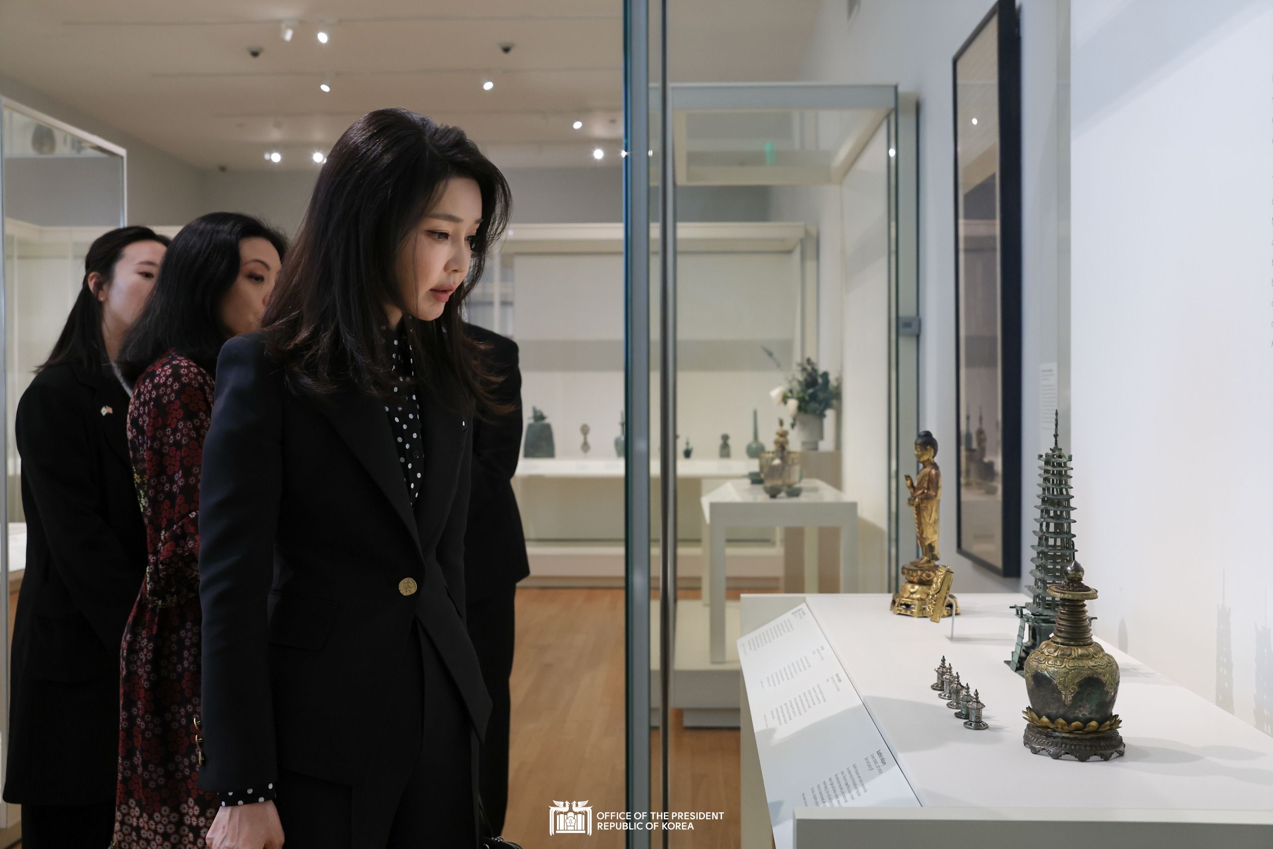 First Lady Kim Keon Hee visiting the Museum of Fine Arts, Boston Slide4