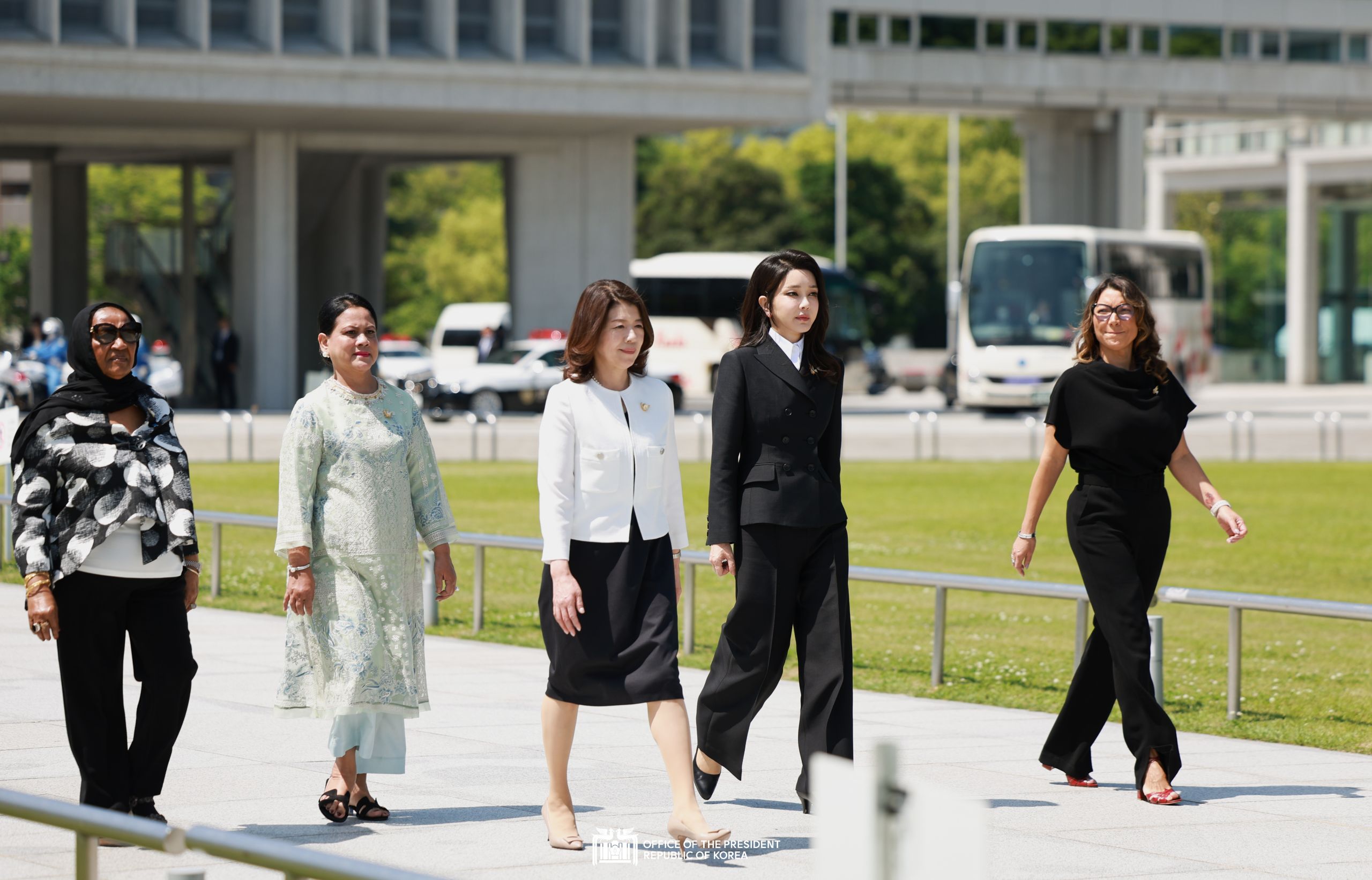 First Lady Kim Keon Hee participating in the G7 Hiroshima Summit Partners’ Program in Hiroshima, Japan slide 1