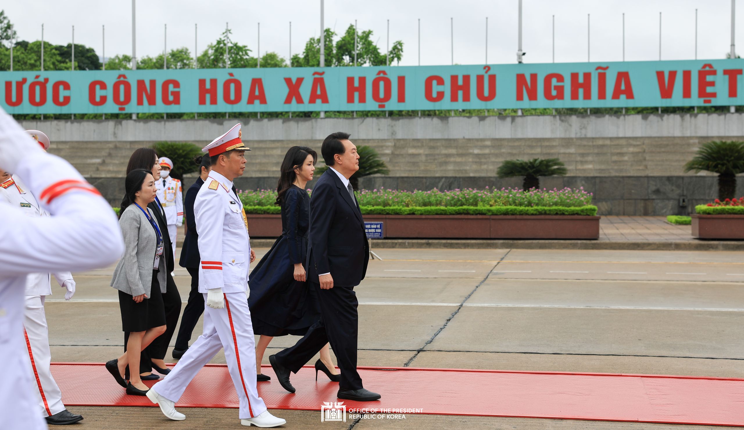 Laying a wreath at the Ho Chi Minh Mausoleum in Hanoi, Viet Nam slide 1