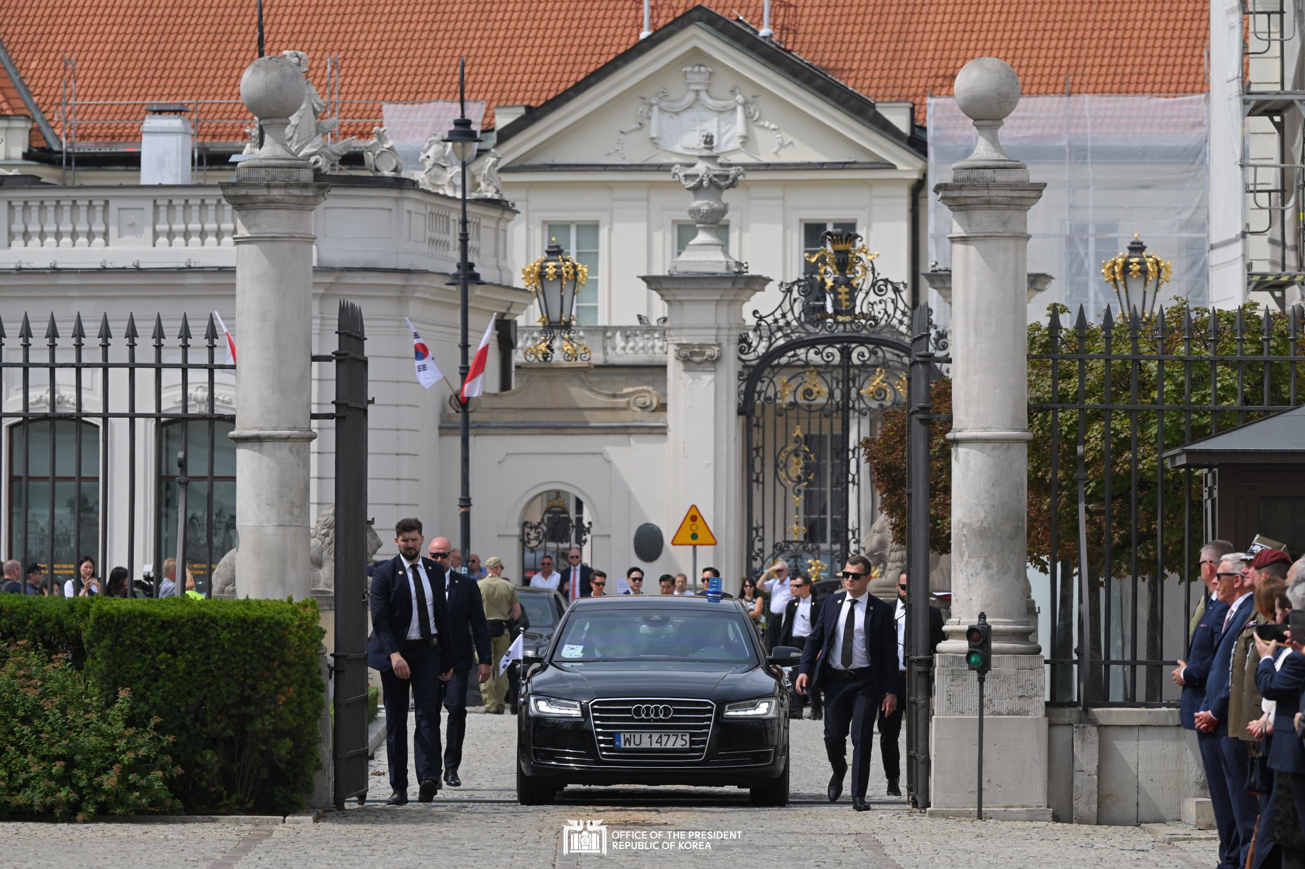 Official welcoming ceremony for the official visit to Poland slide 1