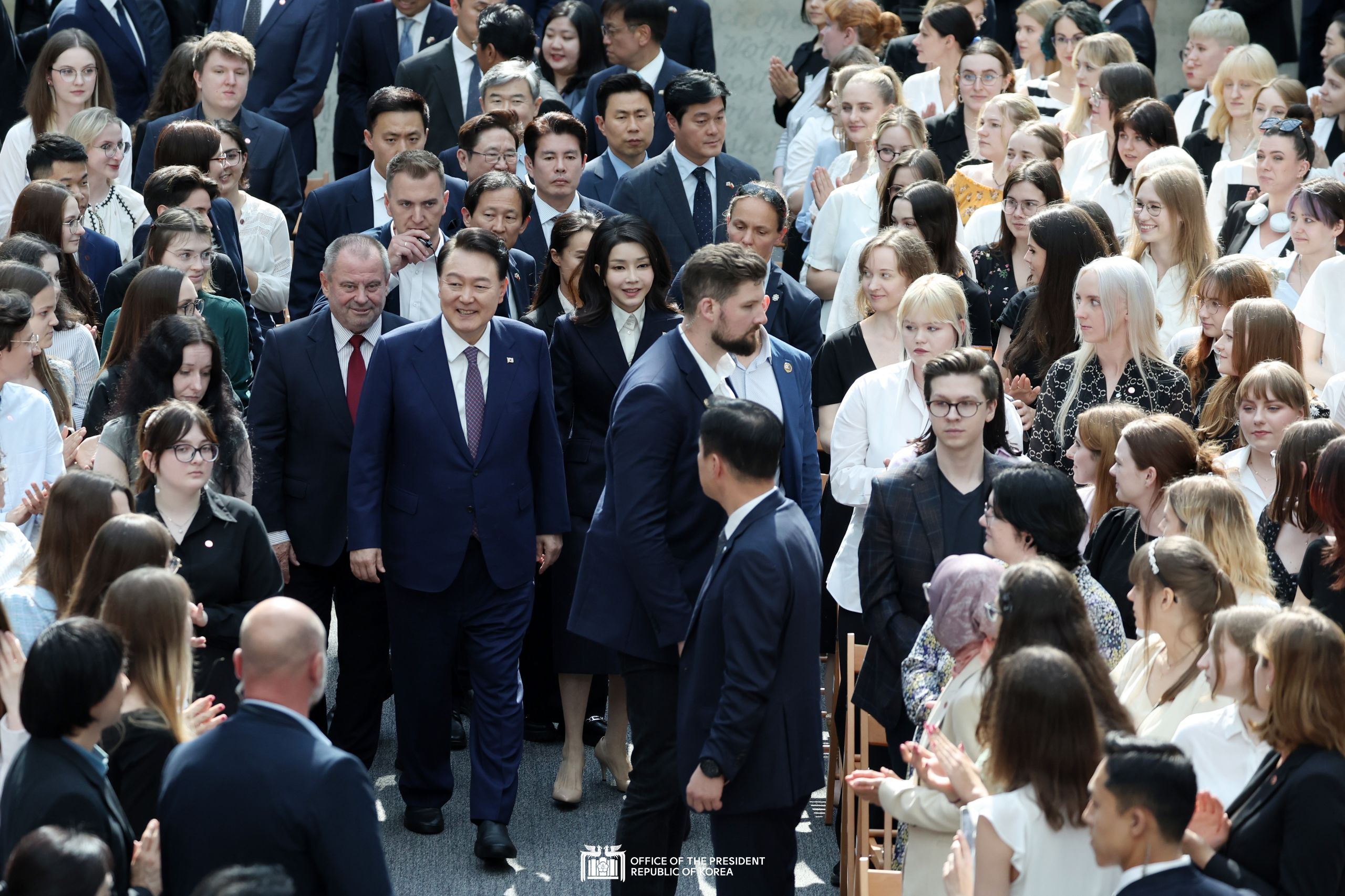 Meeting with future generation of Poland at the University of Warsaw slide 1