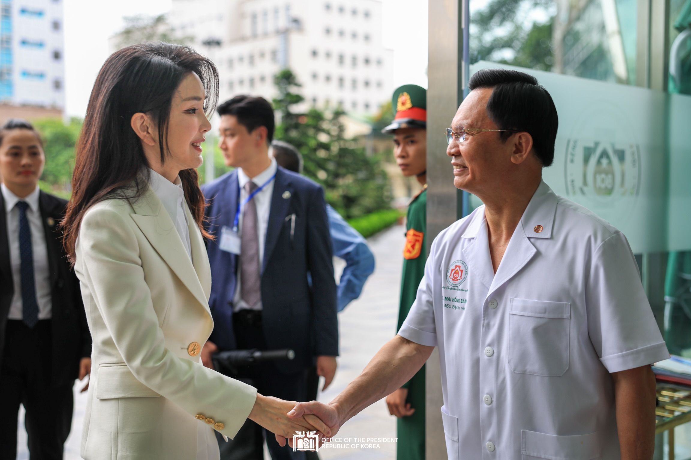 First Lady Kim Keon Hee meeting with Korean and Vietnamese volunteers working with Smile for Children, an organization that provides free surgery for children with facial deformities slide 1