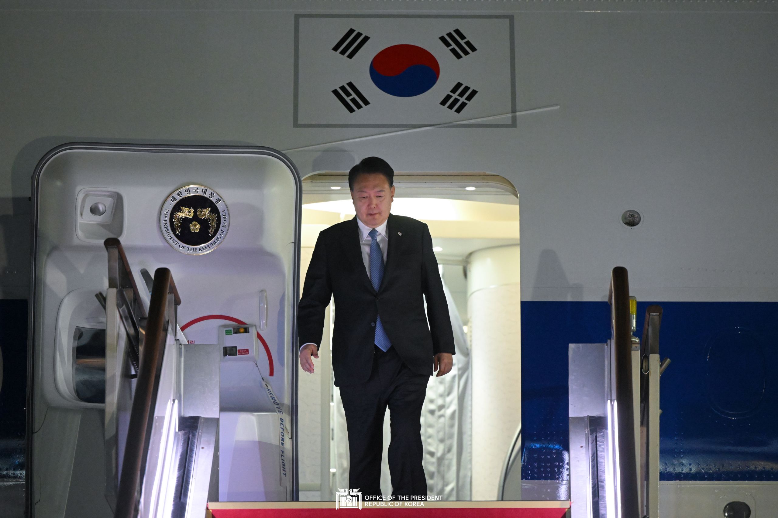 Arriving at Seoul Air Base slide 1