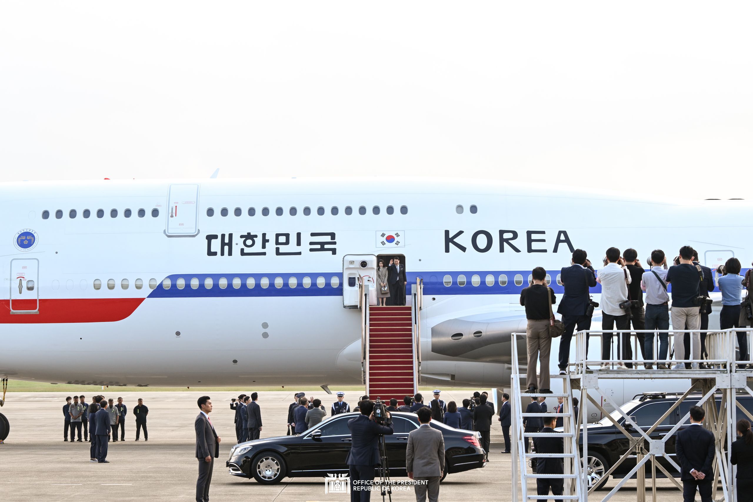 Departing from Seoul Air Base slide 1