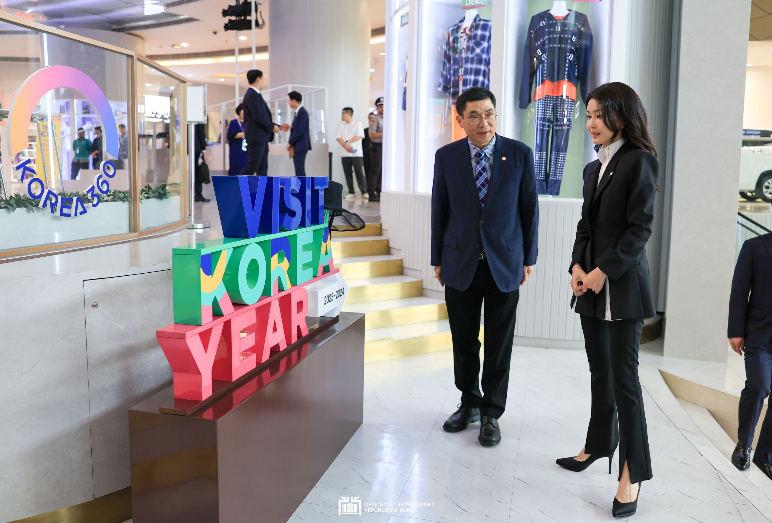 First Lady Kim Keon Hee visiting KOREA 360 in Jakarta, Indonesia slide 1