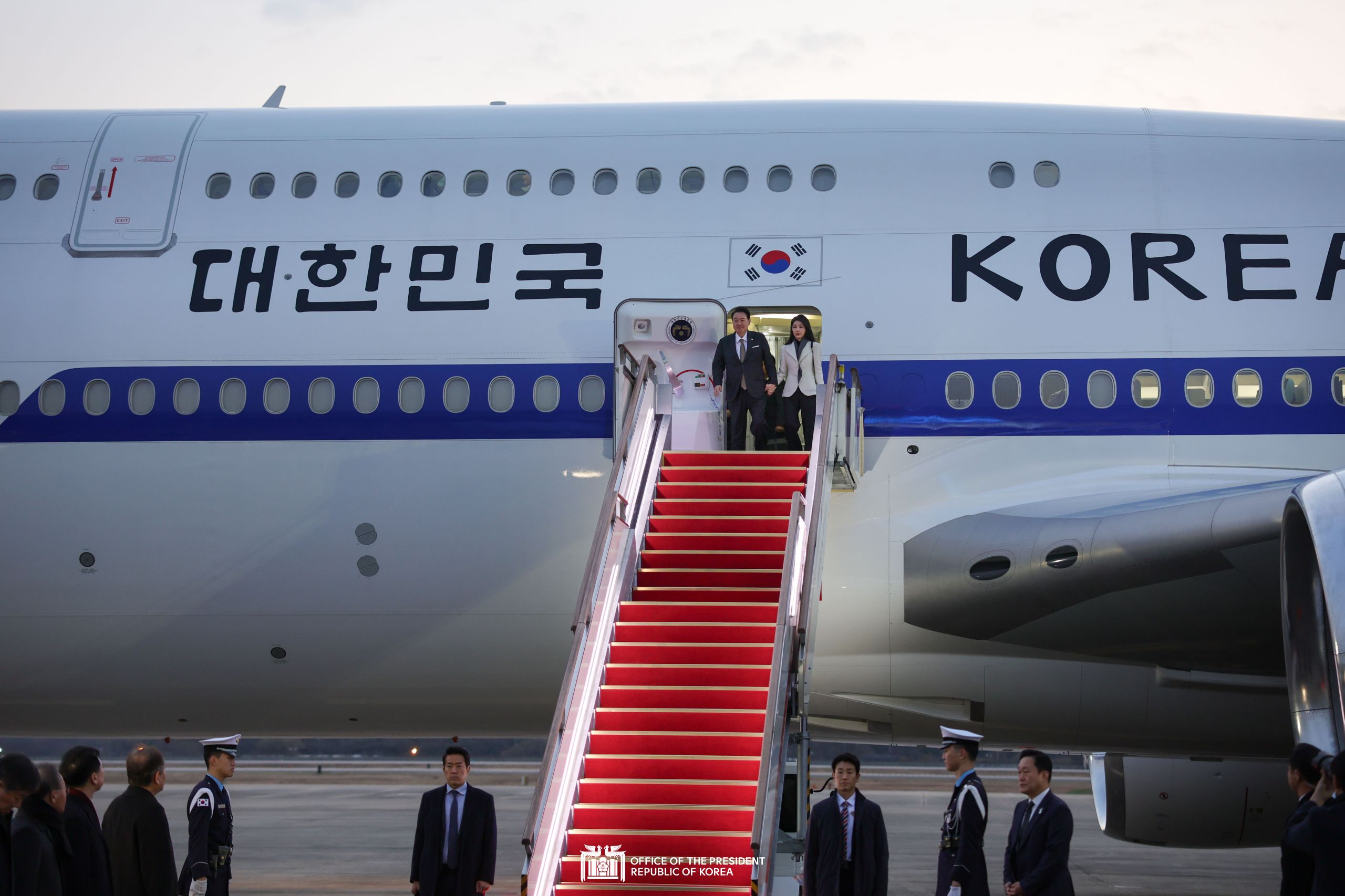 Arriving at Seoul Air Base slide 1