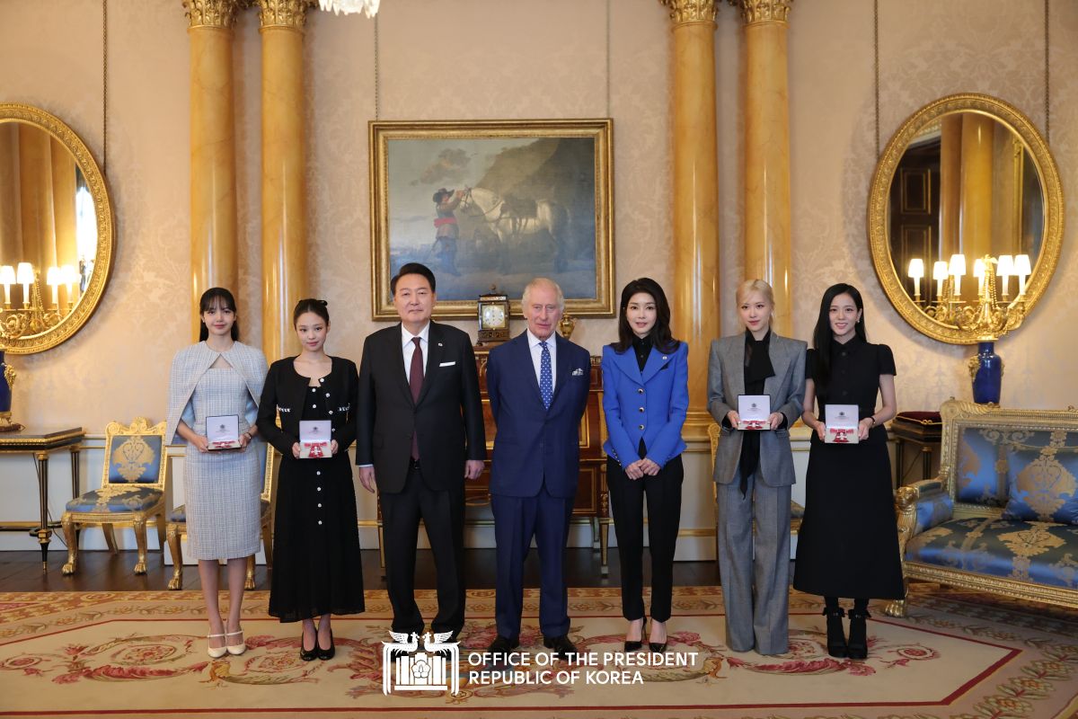 Ceremony awarding Honorary Members of the Order of the British Empire(MBEs) to K-pop band BLACKPINK