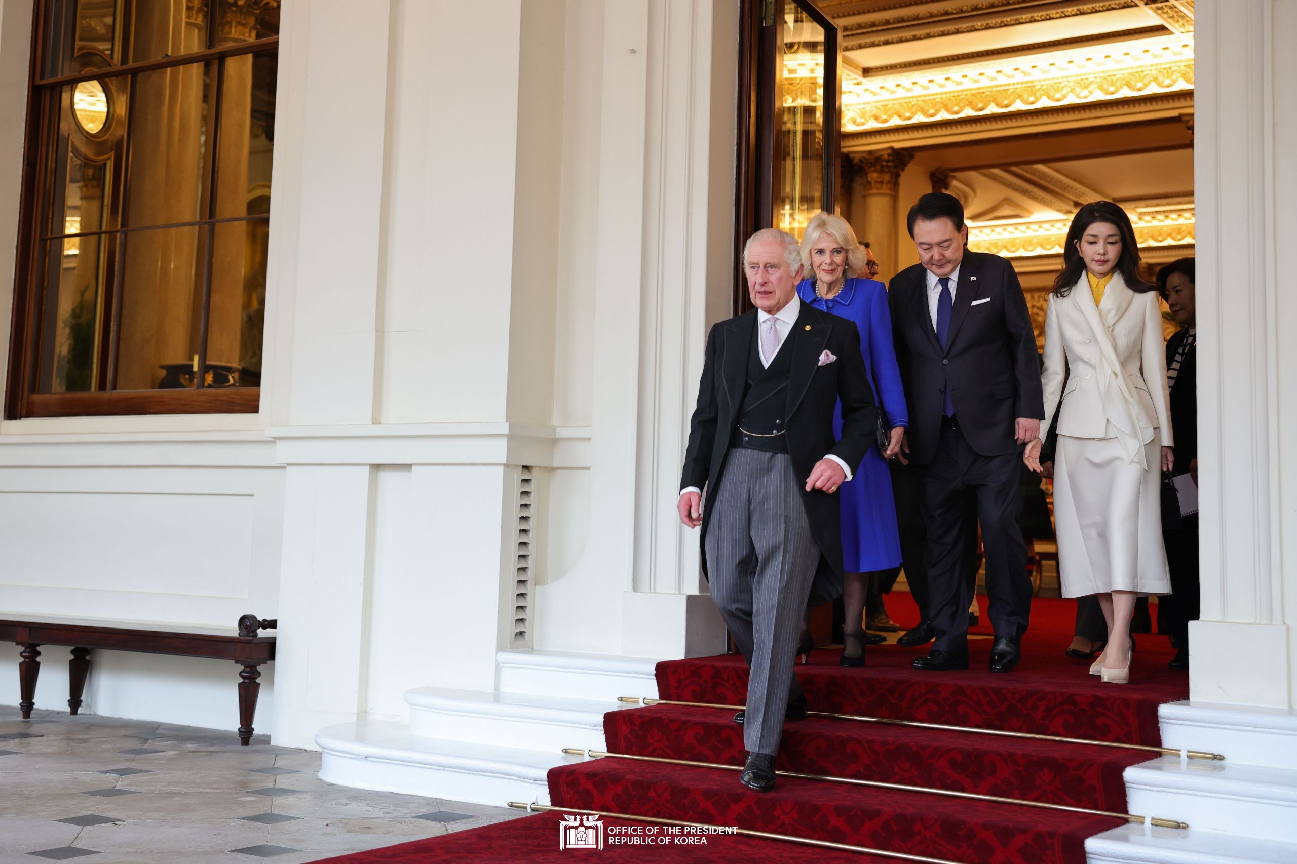 King Charles III and Queen Camilla bid a farewell to President Yoon Suk Yeol and First Lady Kim Keon Hee slide 1