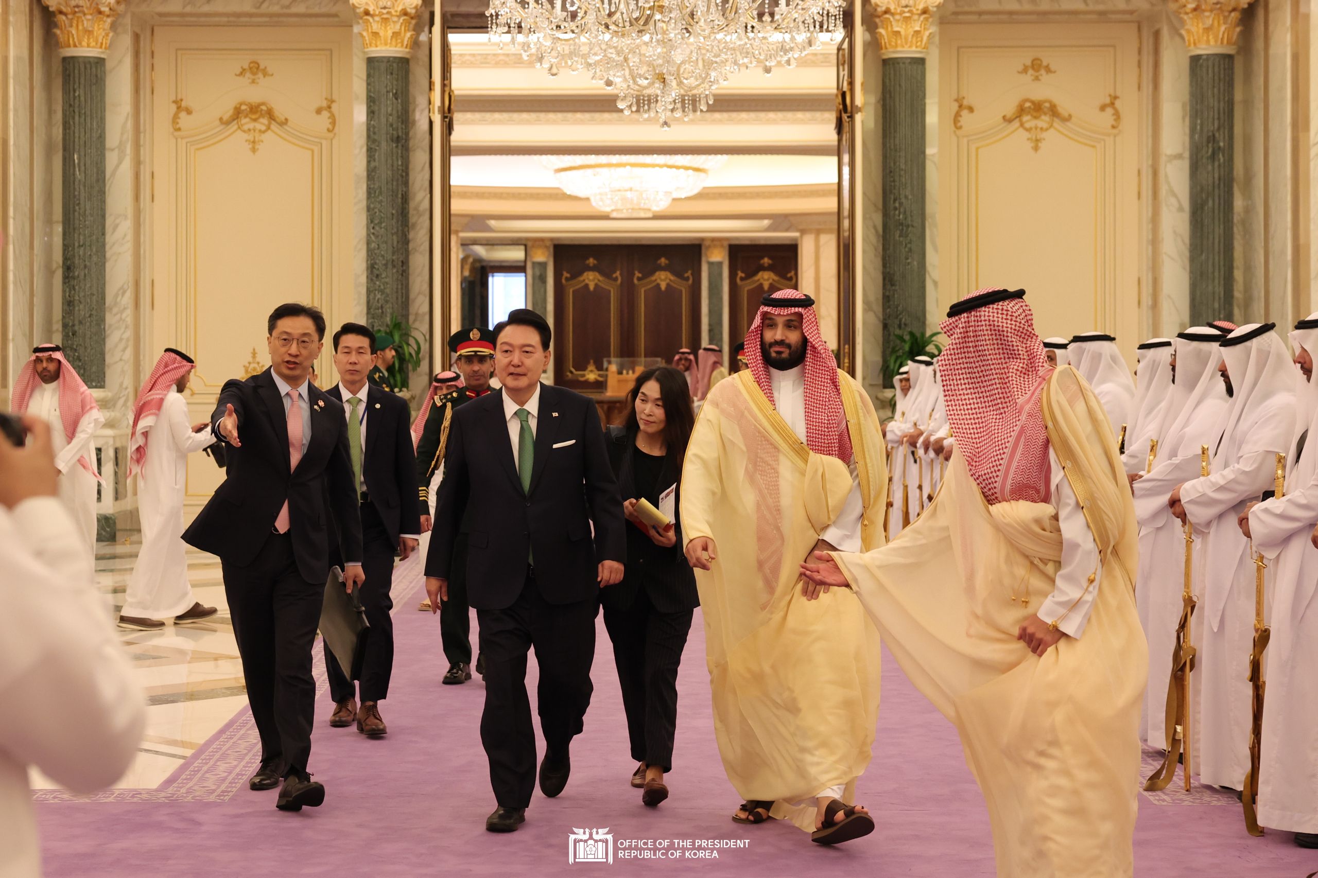 Introducing the Korean business delegation accompanying the President to Saudi Arabia slide 1