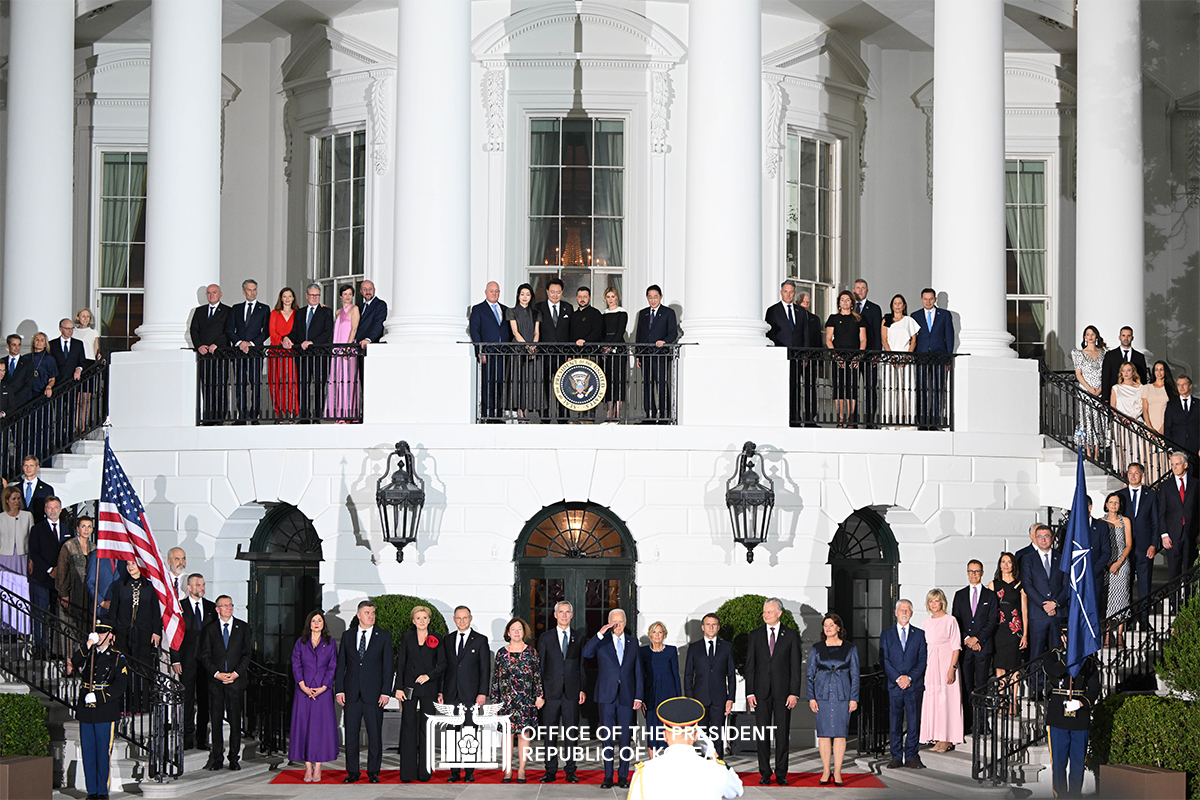 Social dinner for heads of state and government and their spouses, hosted by the U.S. President and the First Lady