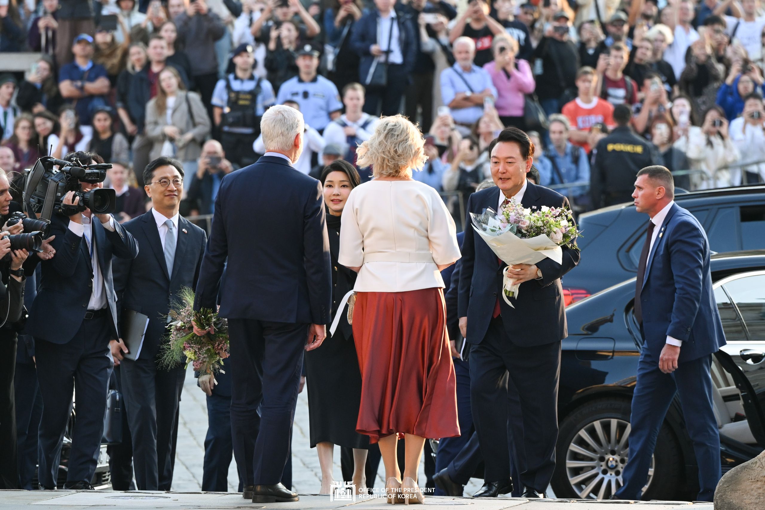 Welcoming ceremony for the official visit to the Czech Republic slide 1