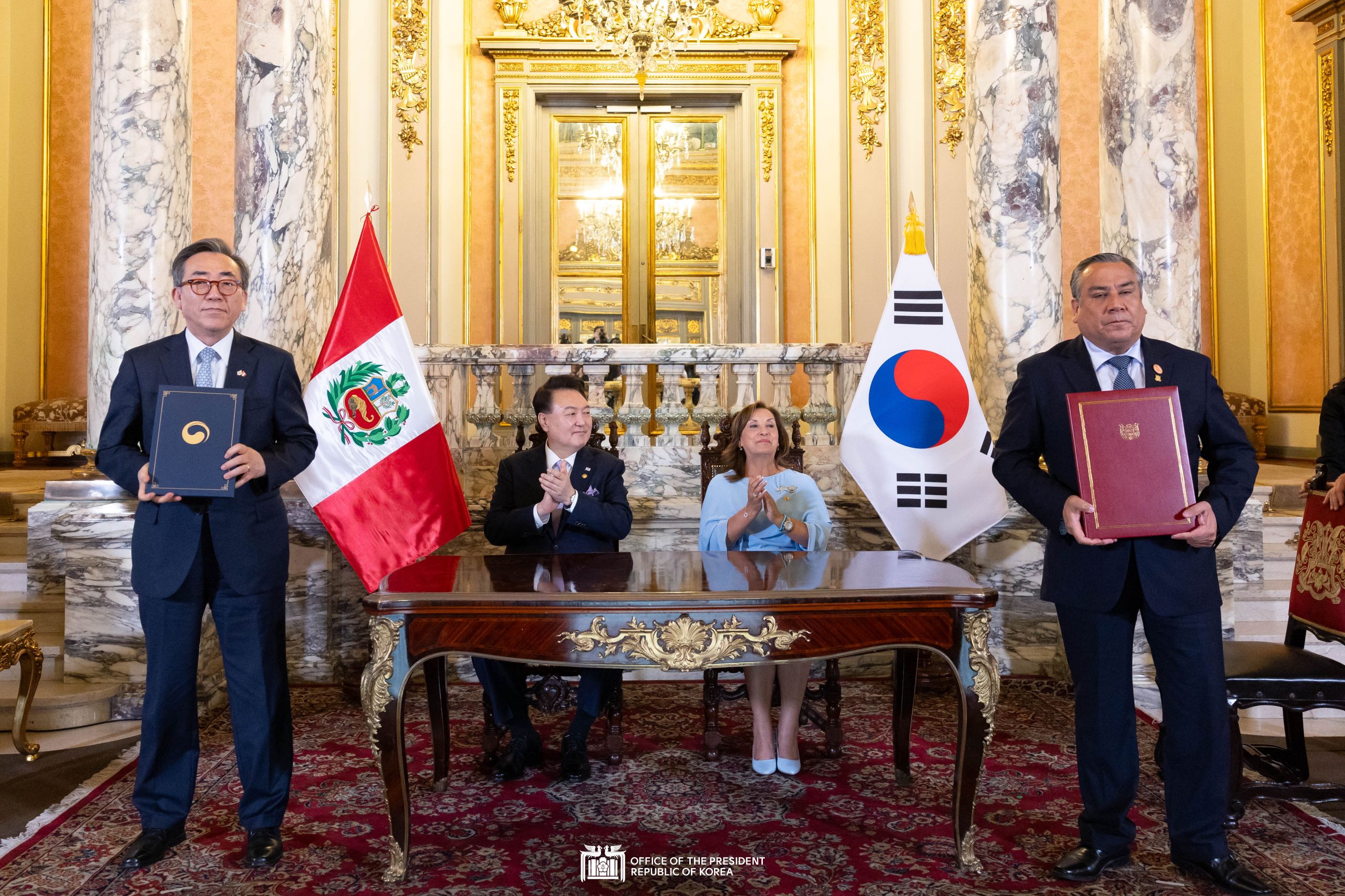 Korea-Peru MOU Signing Ceremony and Plaque-signing Ceremony for Peruvian Naval Vessels slide 1