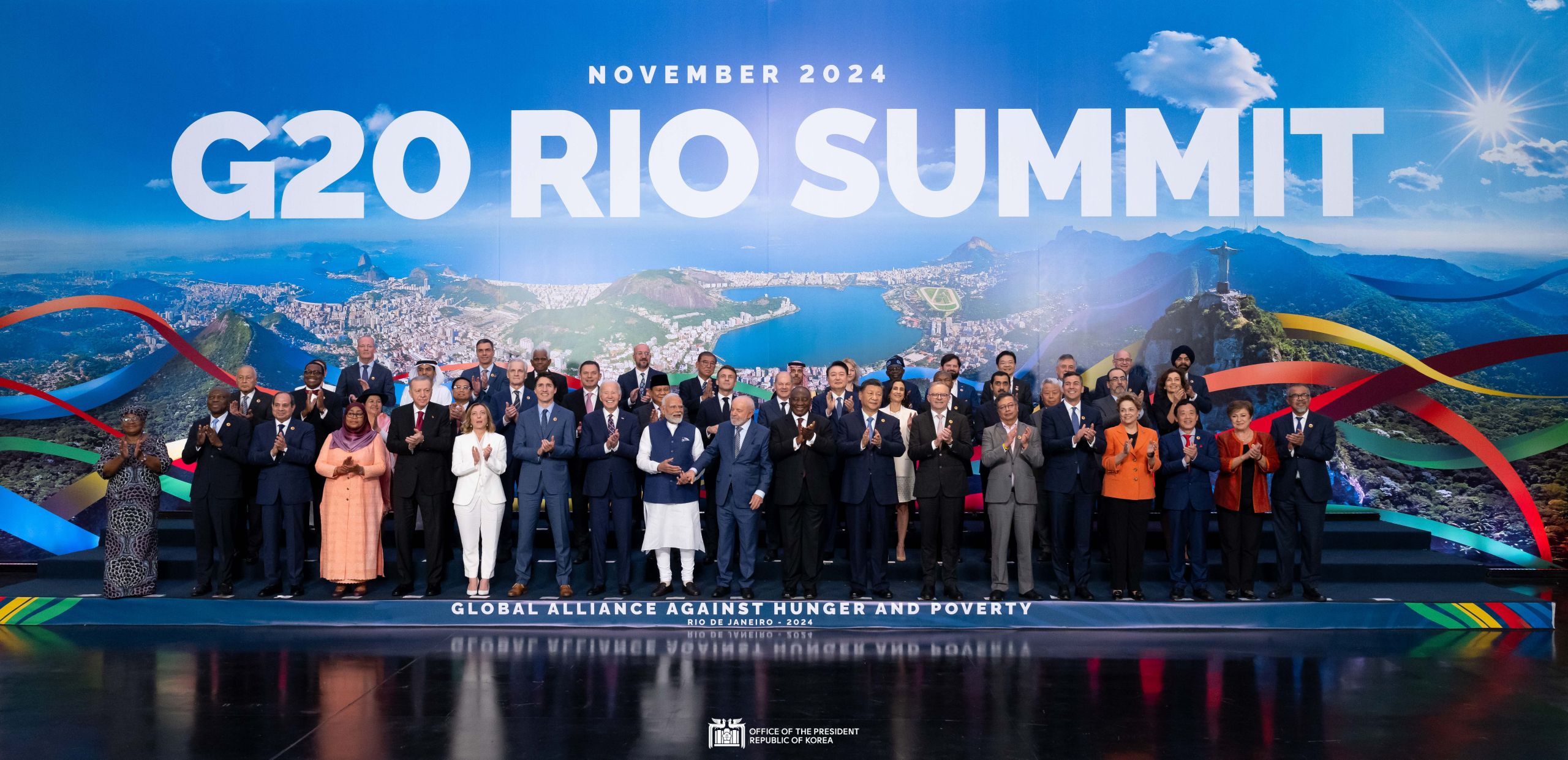 Group Photo Session at the G20 Summit slide 1