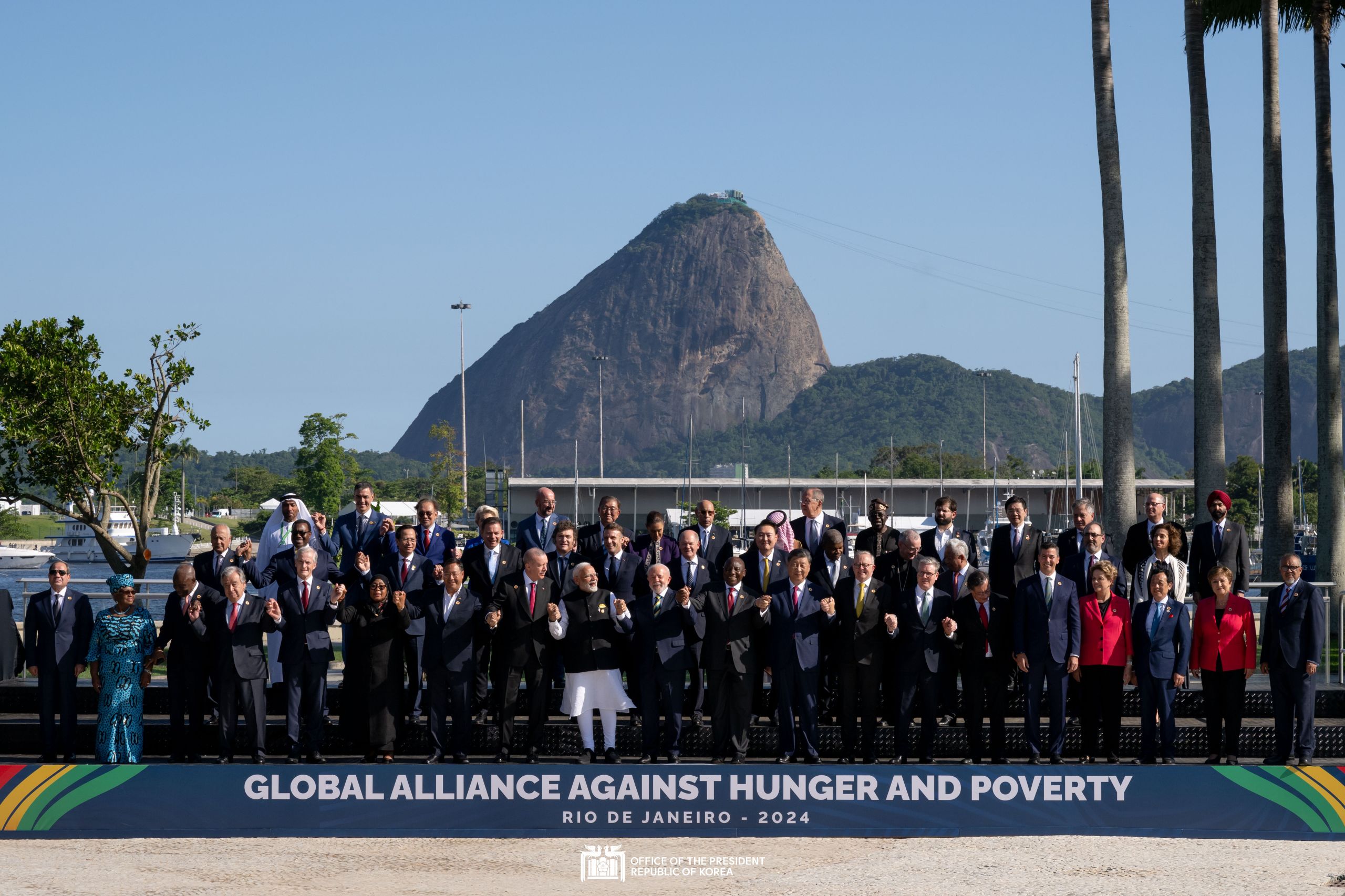 Group Photo Session at the G20 Summit slide 1